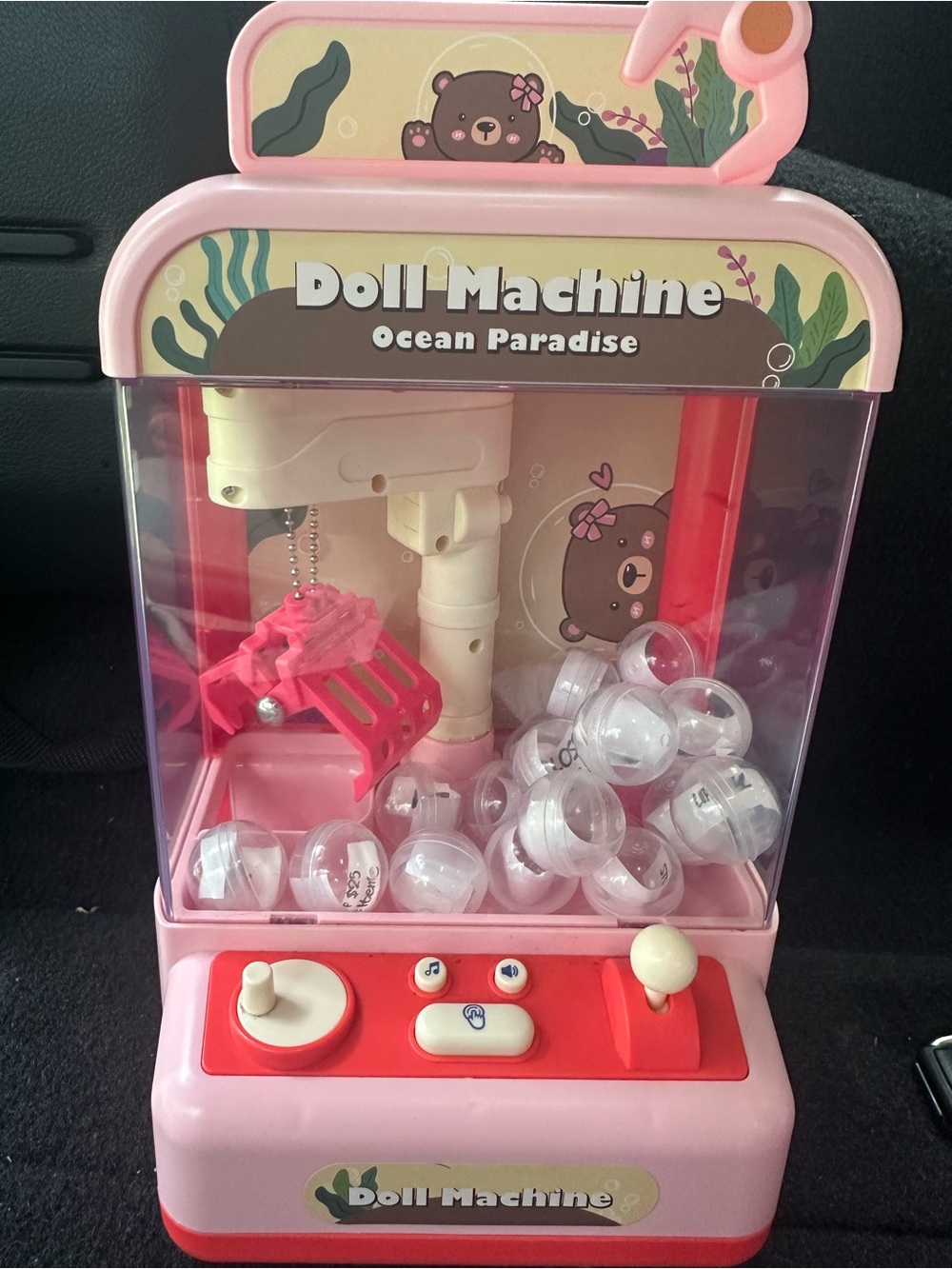 BALL MAKEUP CLAW READ DESCRIPTION (I DO GO LIVE TO PACK)